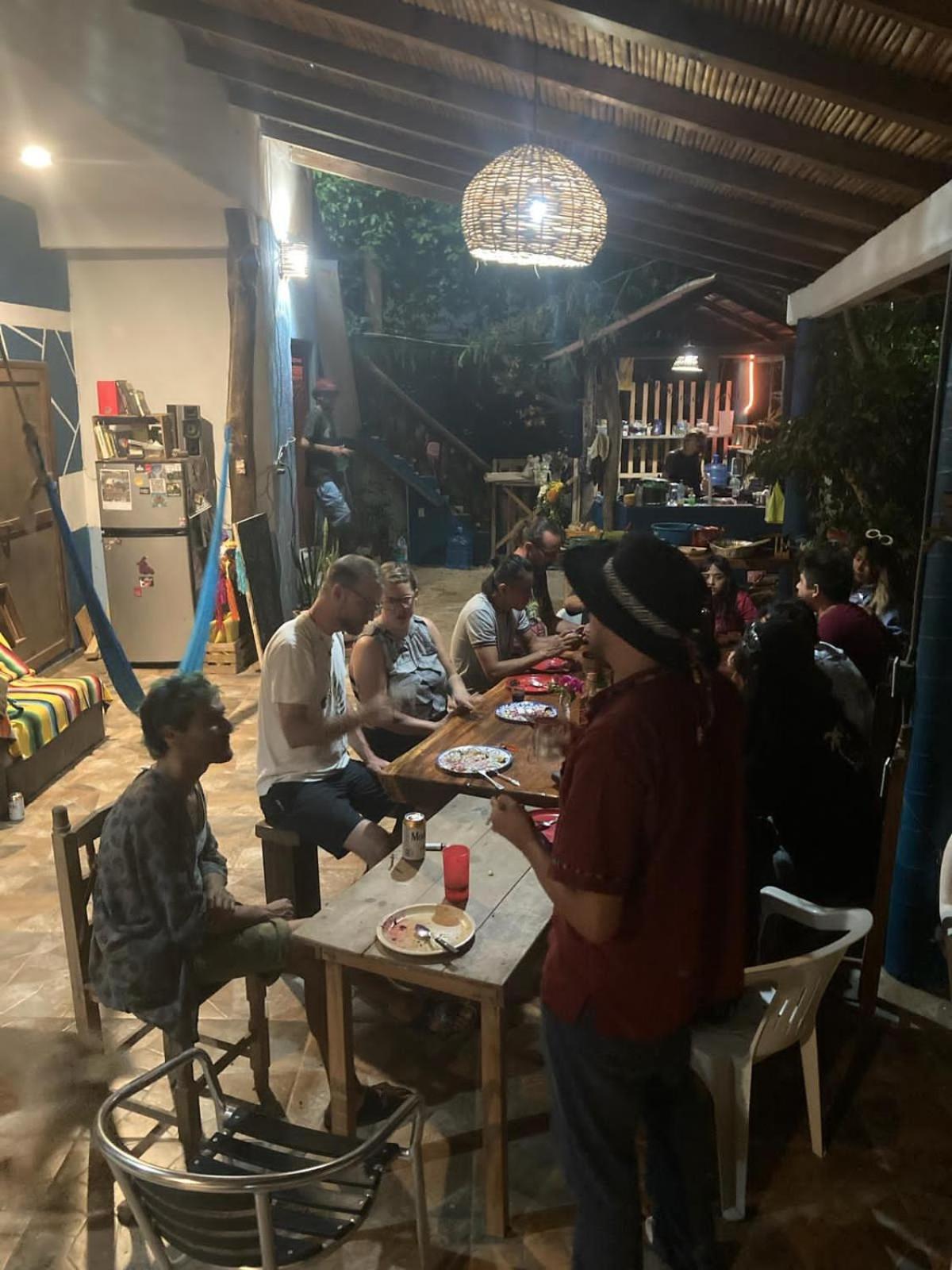 Hostal Mar De Fondo Зиполите Екстериор снимка